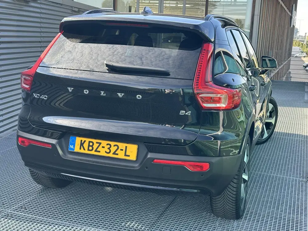 Volvo XC40 2.0 B4 Plus Dark Mild hybrid Automaat uit 2026, foto 3