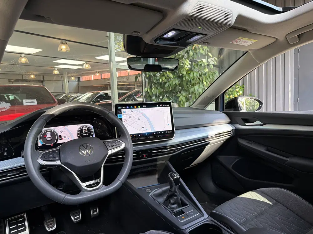 Volkswagen Golf 1.5 TSI LIFE EDITION CAMERA uit 2026, foto 12