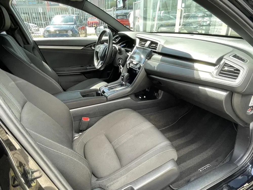 Honda Civic 1.0 i-VTEC Automaat 5D Elegance uit 2020, foto 14