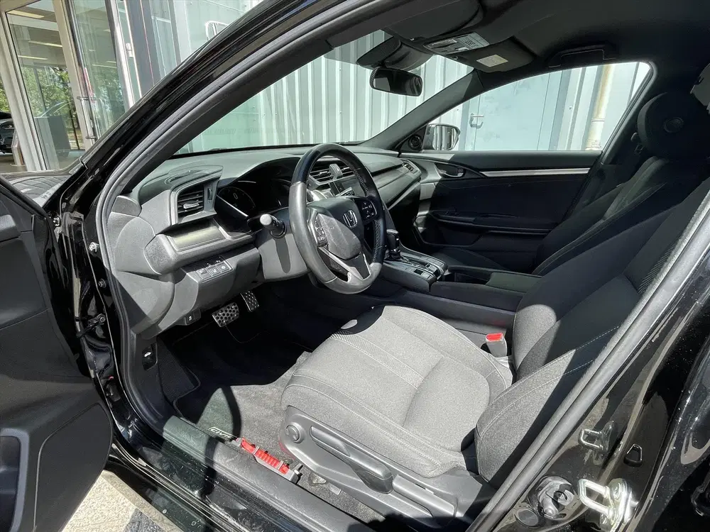 Honda Civic 1.0 i-VTEC Automaat 5D Elegance uit 2020, foto 4