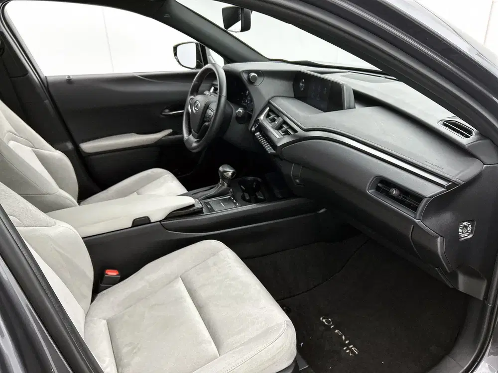 Lexus UX 250h Business Line uit 2022, foto 6