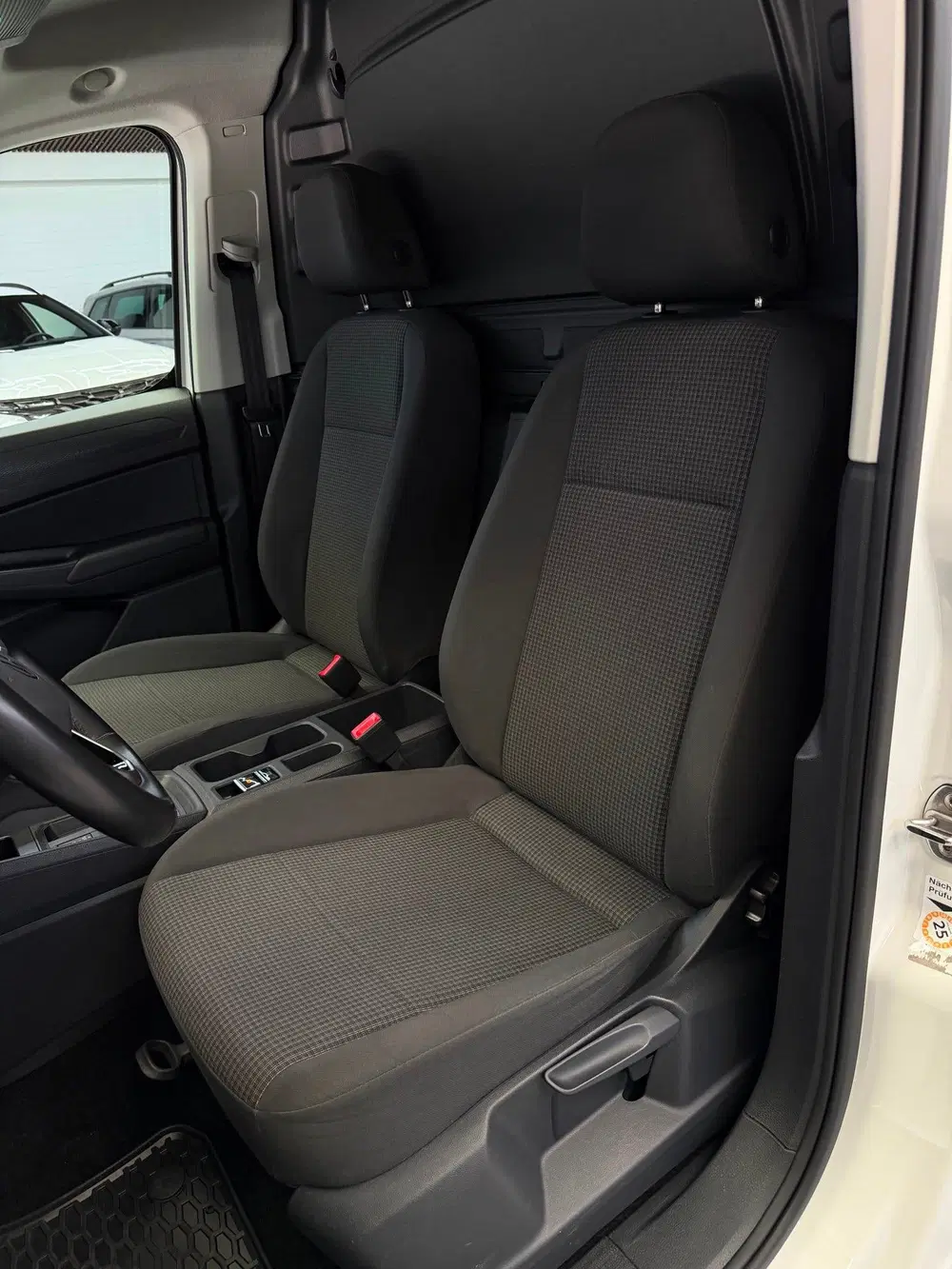 Volkswagen Caddy 1.5 TSI CarPlay Camera Automaat uit 2023, foto 4