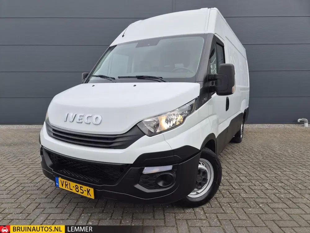 Iveco Daily 35S16V 2.3 L2H2 Clima 155 PK 3500 kg trekk uit 2019