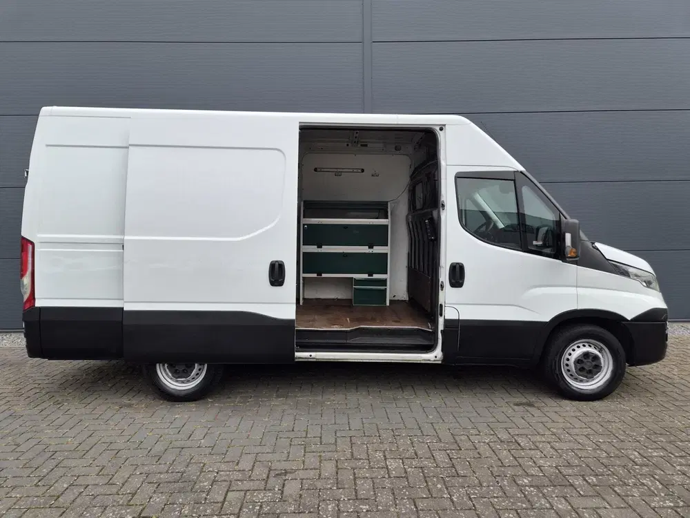 Iveco Daily 35S16V 2.3 L2H2 Clima 155 PK 3500 kg trekk uit 2019, foto 2