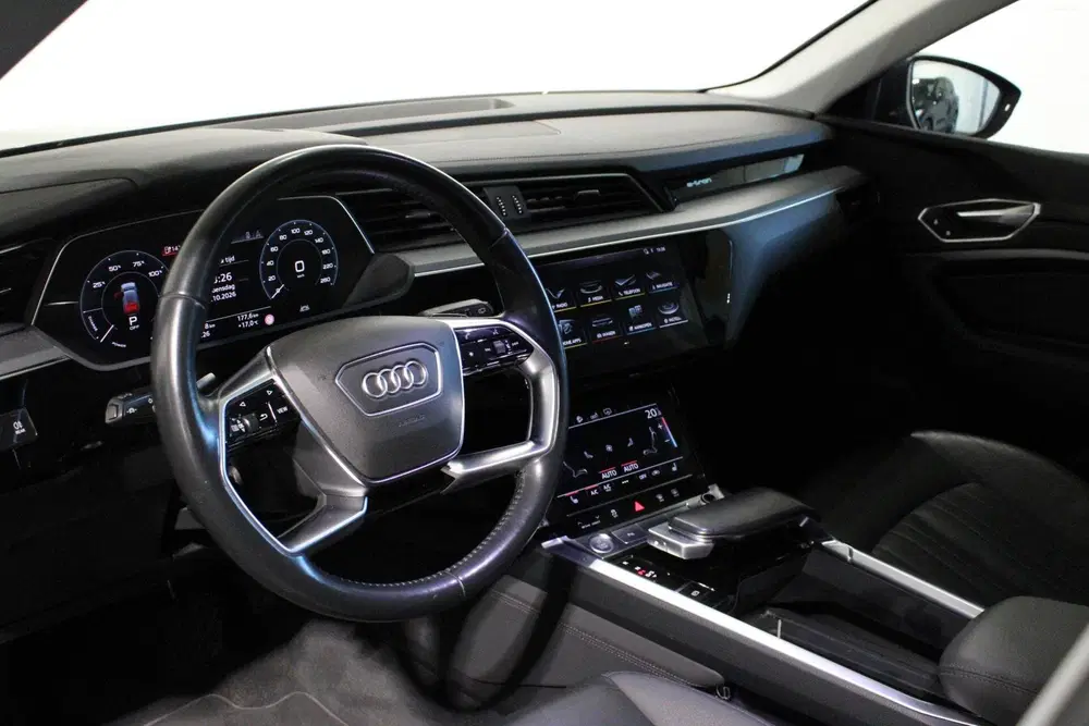 Audi e-tron 50 quattro 71 kWh uit 2019, foto 13