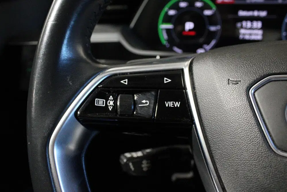Audi e-tron 50 quattro 71 kWh uit 2019, foto 14