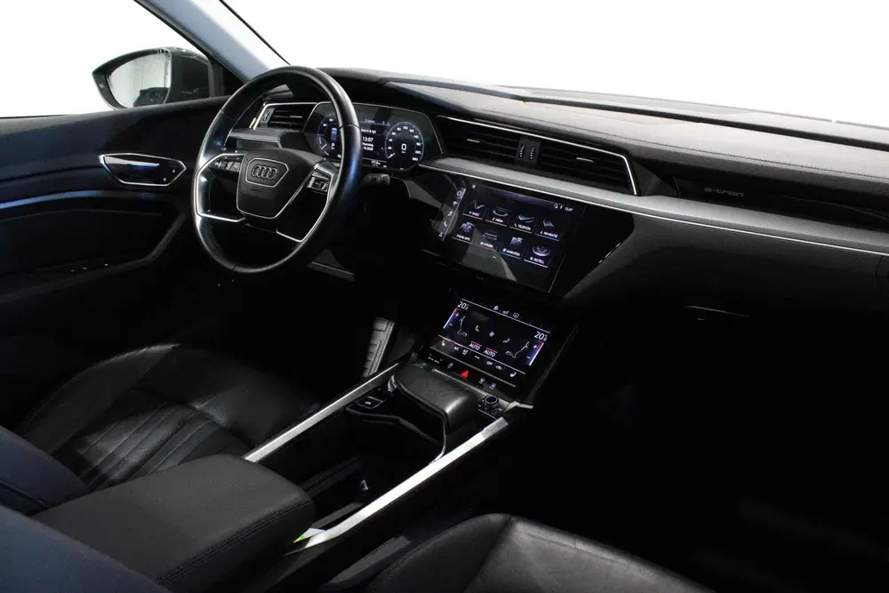 Audi e-tron 50 quattro 71 kWh uit 2019, foto 4