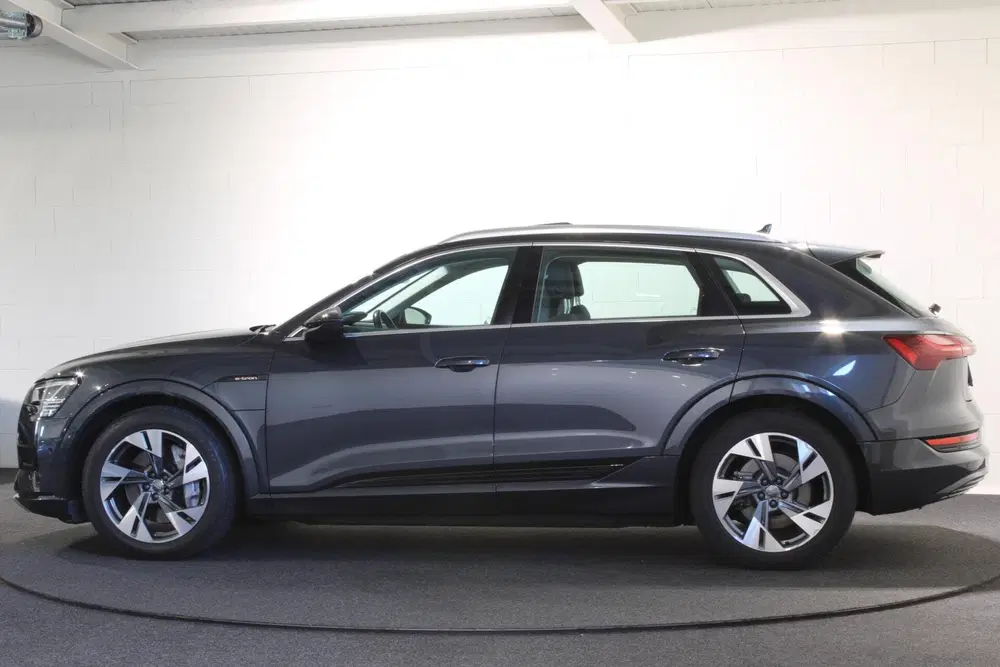 Audi e-tron 50 quattro 71 kWh uit 2019, foto 7