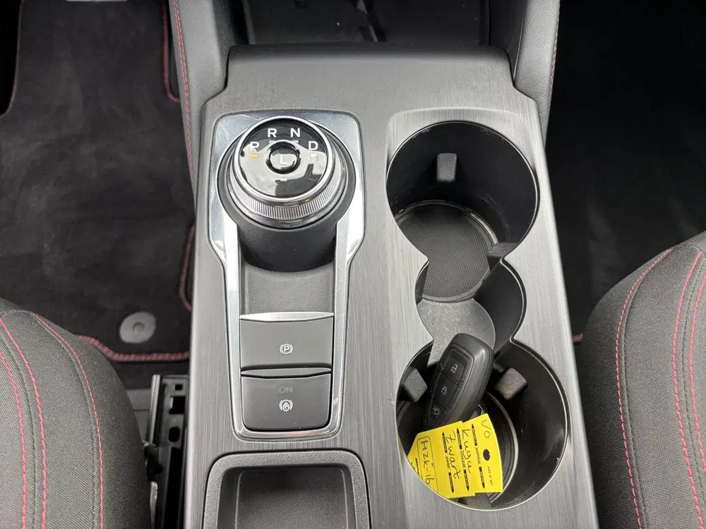 Ford Kuga 2.5 PHEV ST-Line 243pk Wegklapbare Trekhaa uit 2025, foto 14