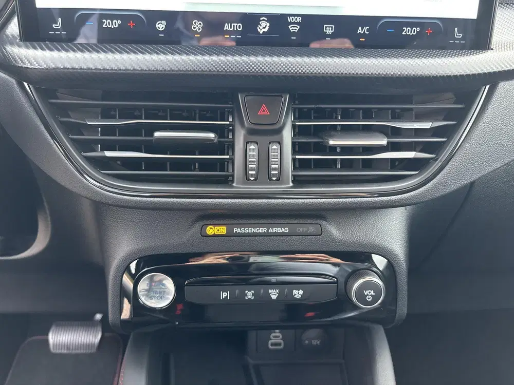 Ford Kuga 2.5 PHEV ST-Line 243pk Wegklapbare Trekhaa uit 2025, foto 15