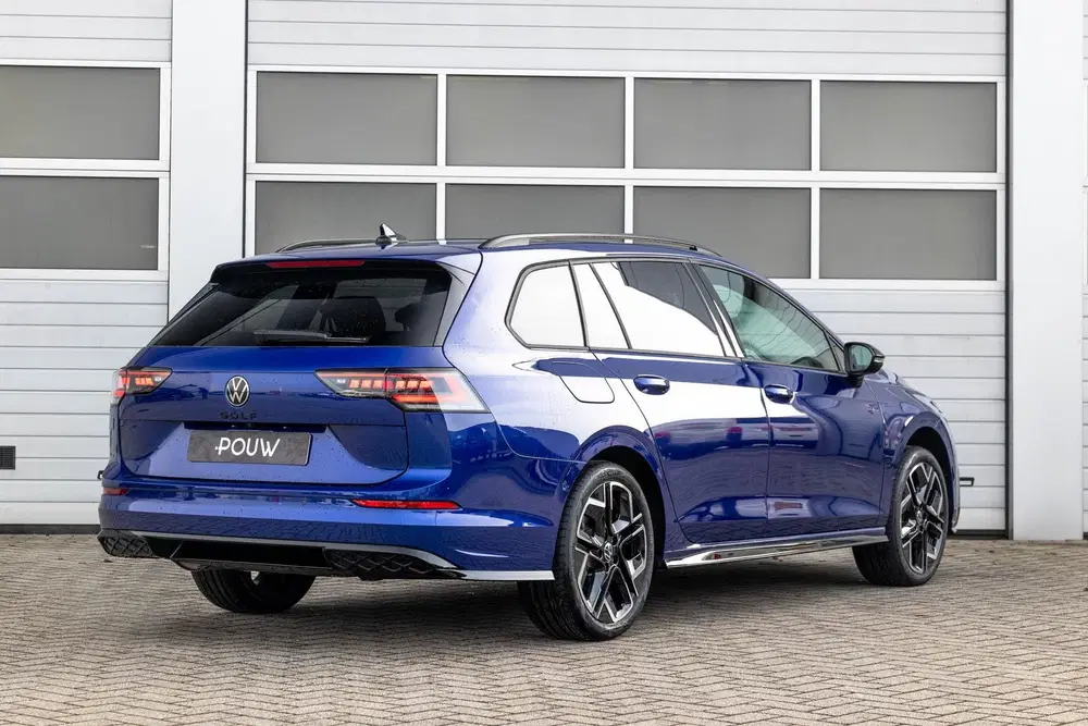 Volkswagen Golf 1.5 eTSI 116pk DSG R-Line Edition uit 2026, foto 2