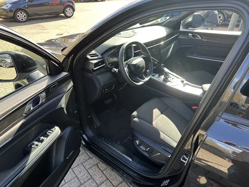 Lynk & Co 01 1.5 Black Edition uit 2024, foto 10