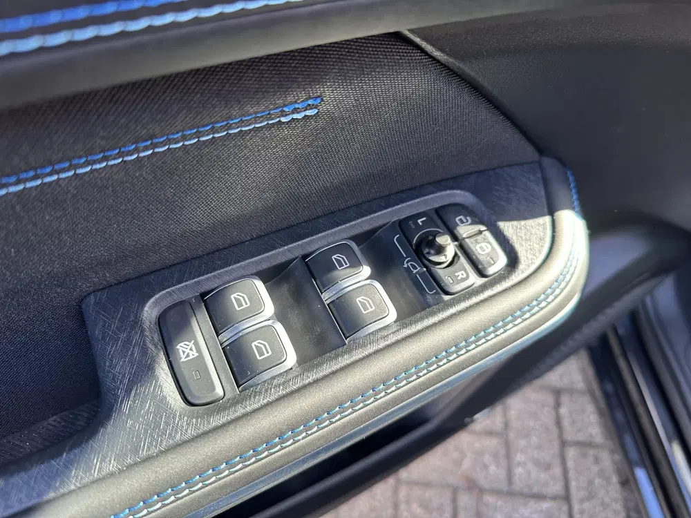 Lynk & Co 01 1.5 Black Edition uit 2024, foto 12
