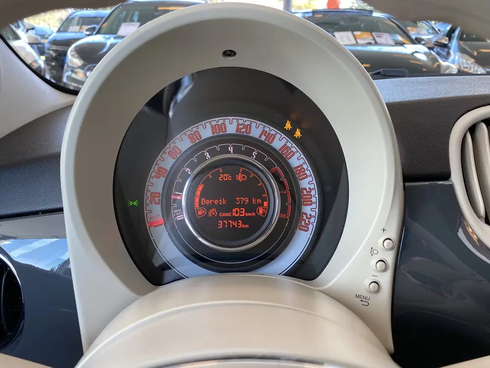 Fiat 500 1.0 Hybrid Cult uit 2022, foto 14