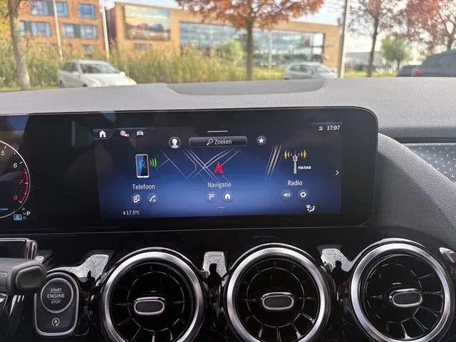 Mercedes-Benz B-Klasse 200 Luxury Line uit 2024, foto 12