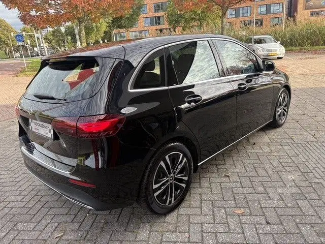 Mercedes-Benz B-Klasse 200 Luxury Line uit 2024, foto 4