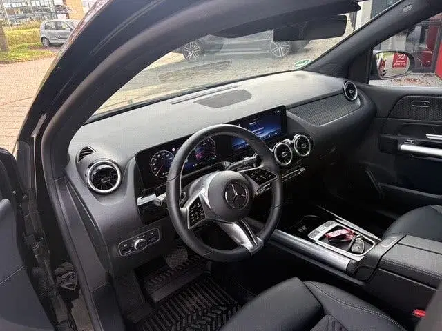 Mercedes-Benz B-Klasse 200 Luxury Line uit 2024, foto 9