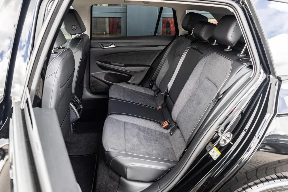 Volkswagen Golf 1.5 eTSI 115pk Life Edition uit 2026, foto 6