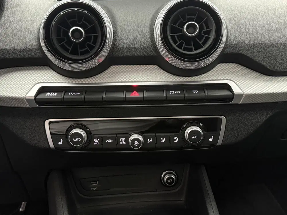 Audi Q2 35 TFSI S Edition S Line Panoramadak Stoel uit 2023, foto 13