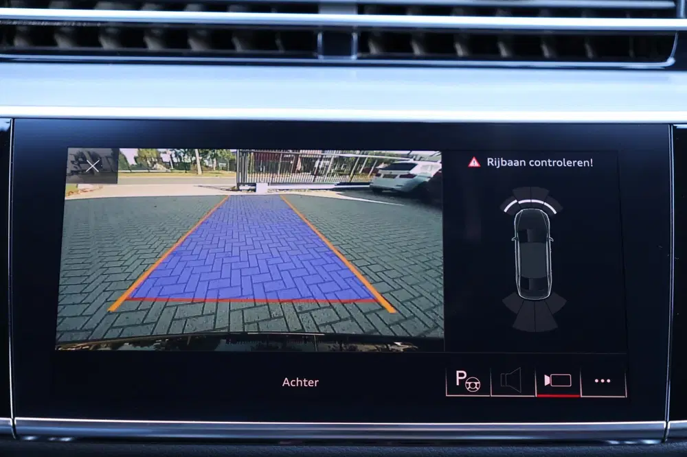 Audi A8 60 TFSI e Quattro uit 2020, foto 6