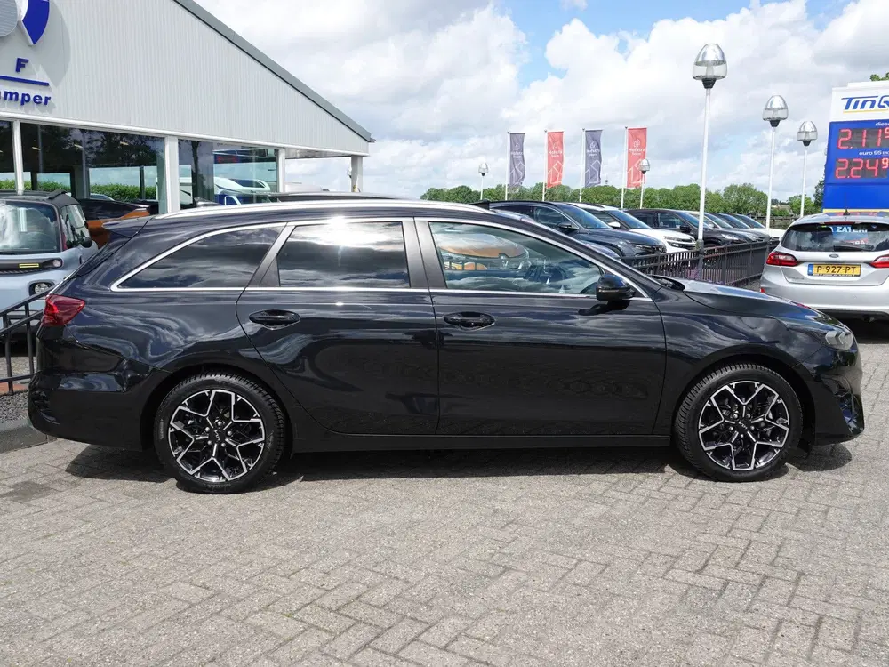Kia Ceed 1.0 T-GDi GT-Line PANO uit 2022, foto 2