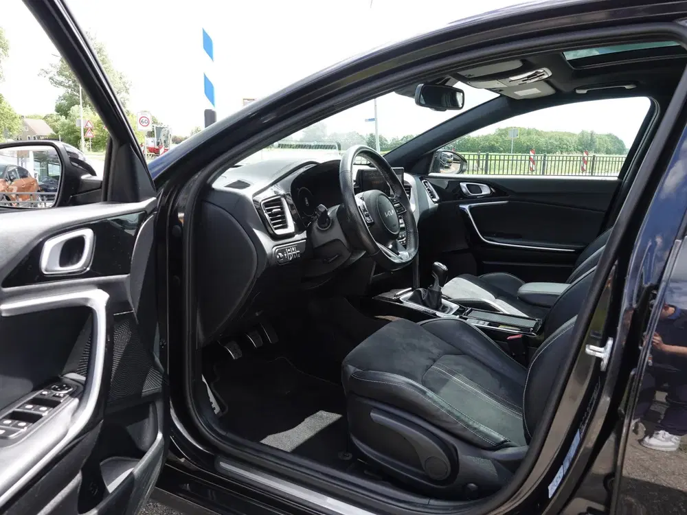 Kia Ceed 1.0 T-GDi GT-Line PANO uit 2022, foto 4
