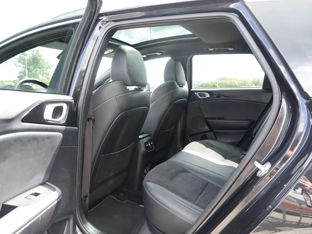 Kia Ceed 1.0 T-GDi GT-Line PANO uit 2022, foto 8