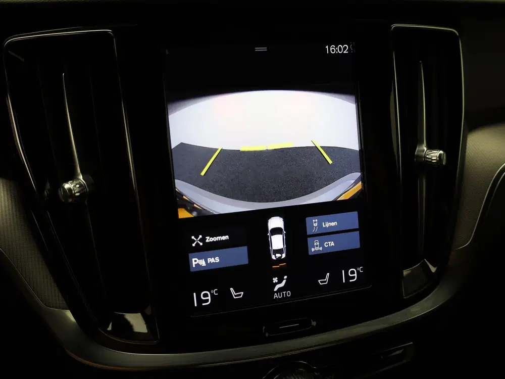 Volvo S60 2.0 T4 R-Design uit 2020, foto 13