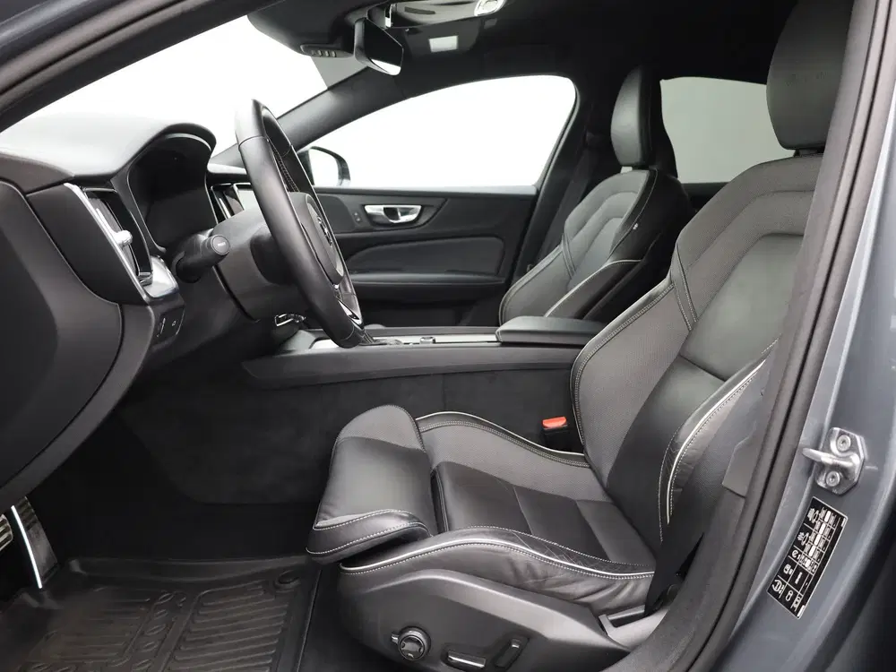 Volvo S60 2.0 T4 R-Design uit 2020, foto 7
