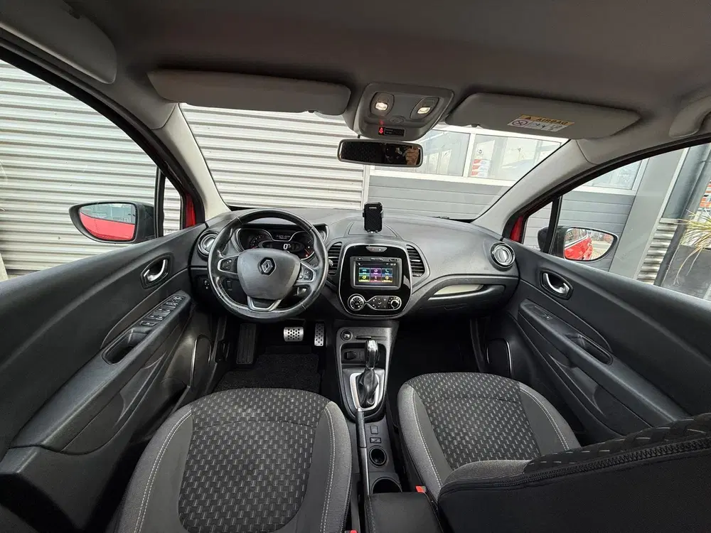 Renault Captur 1.3 TCe 155 Intens uit 2020, foto 4