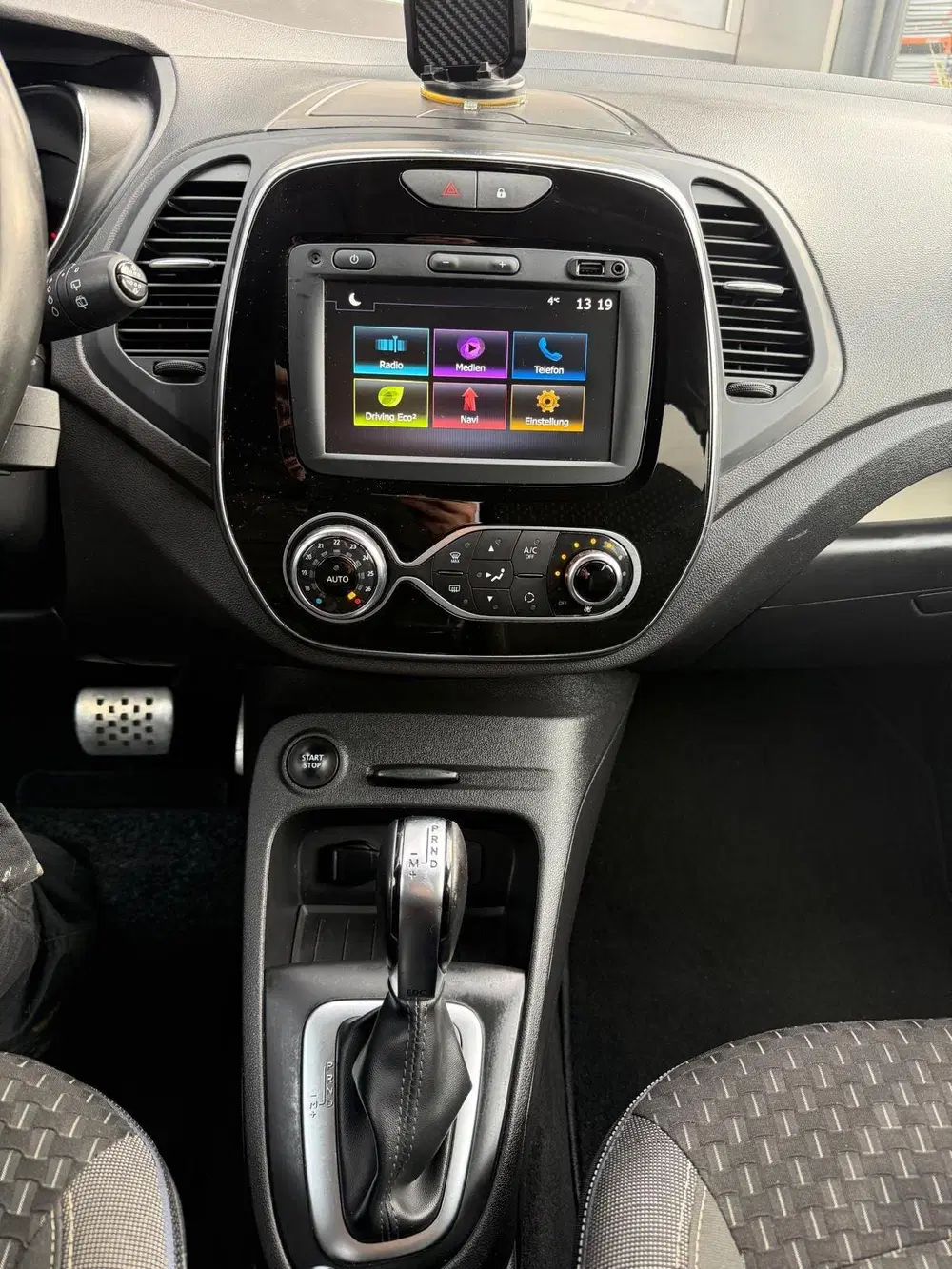 Renault Captur 1.3 TCe 155 Intens uit 2020, foto 6