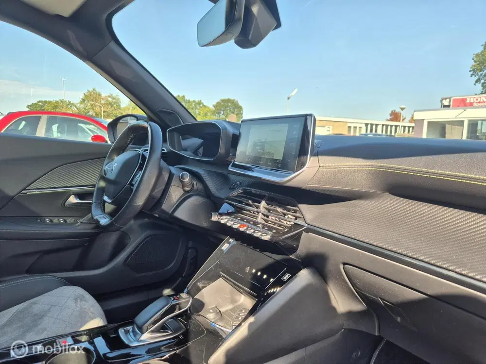 Peugeot 2008 EV GT 50 kWh uit 2021, foto 12