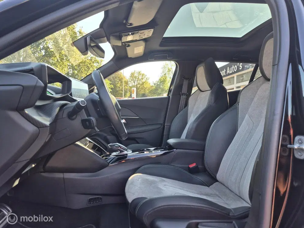 Peugeot 2008 EV GT 50 kWh uit 2021, foto 6