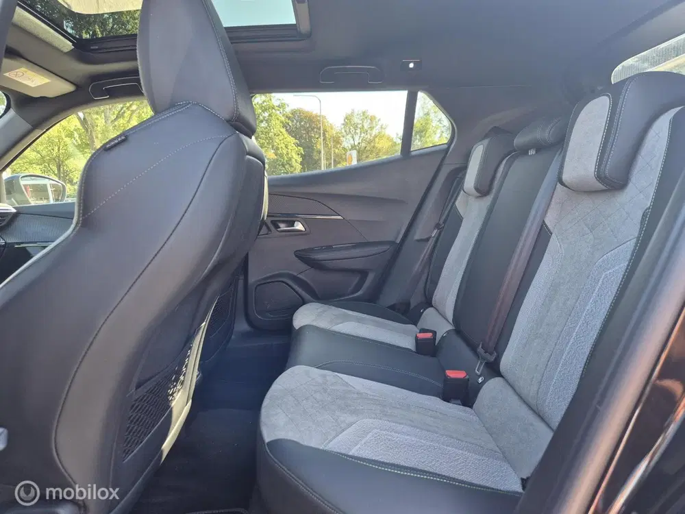 Peugeot 2008 EV GT 50 kWh uit 2021, foto 8