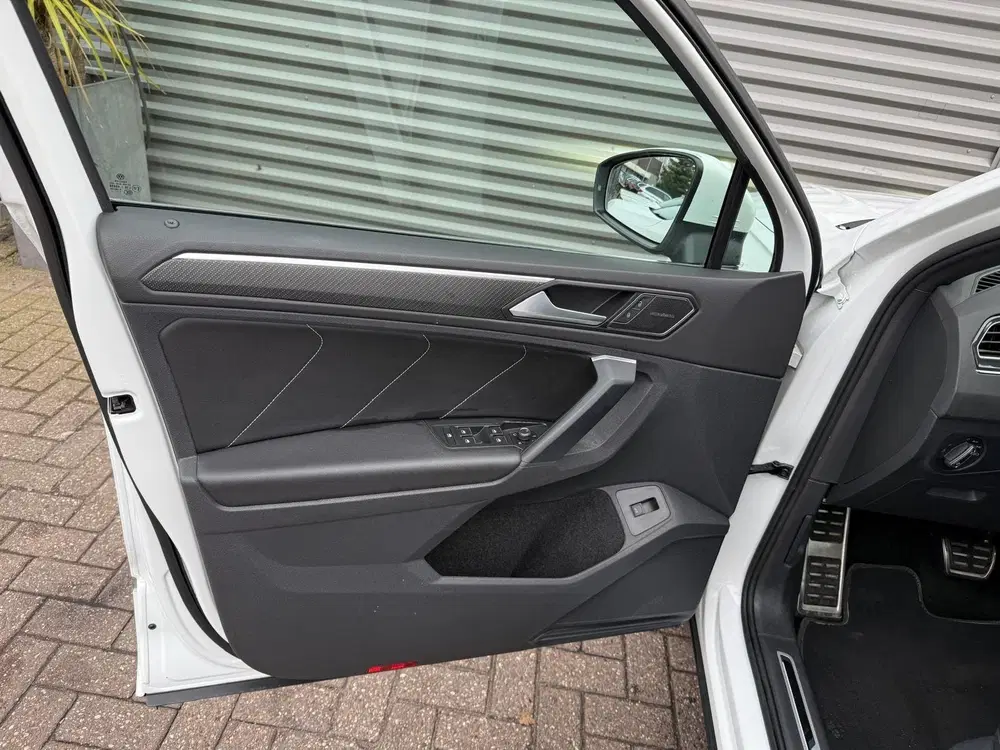 Volkswagen Tiguan 2.0 TSI 4Motion R-Line PANO*VIRTUAL*LEER uit 2022, foto 13