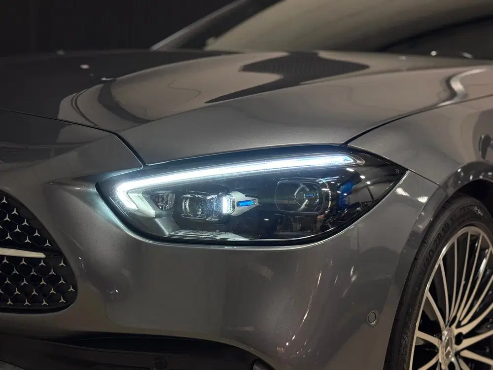 Mercedes-Benz C-Klasse 300 4MATIC AMG PANO uit 2022, foto 13