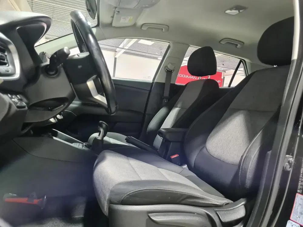 Kia Stonic 1.0 T-GDi DynamicLine uit 2019, foto 13