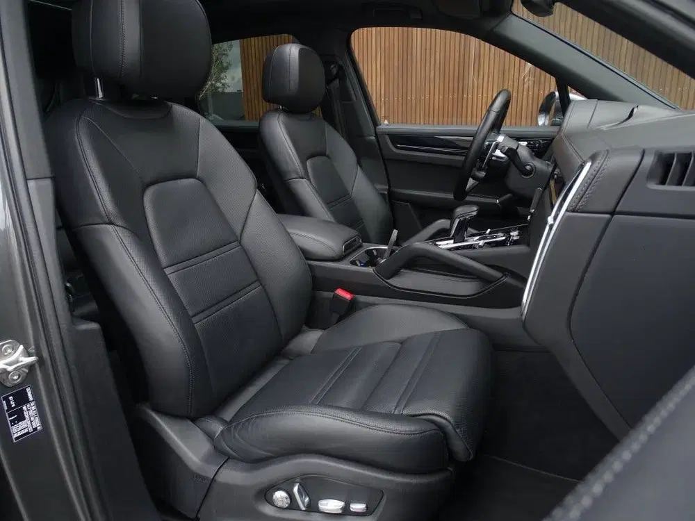 Porsche Cayenne 3.0 E-Hybrid 462PK uit 2020, foto 14