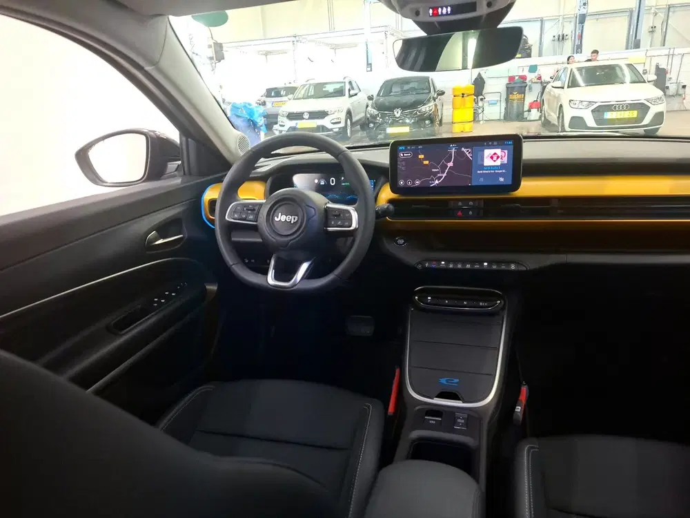 Jeep Avenger 54 kWh 155pk 1st Edition uit 2023, foto 8