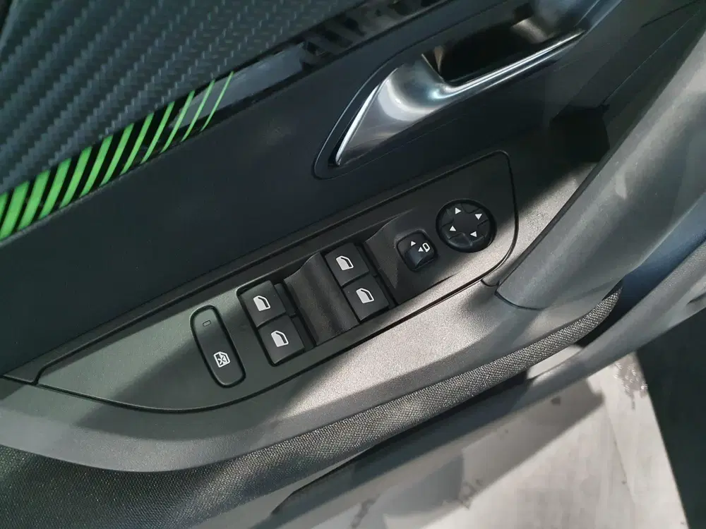 Peugeot 2008 100PK Active Climate Control uit 2024, foto 8