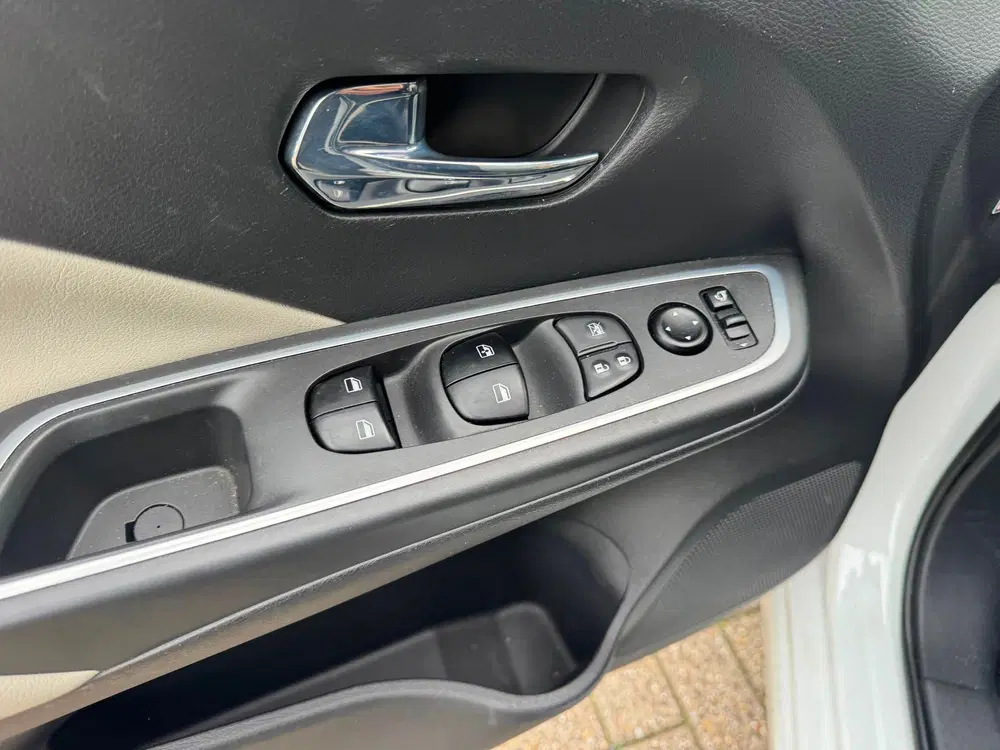 Nissan Micra 1.0 IG-T N-Design Airco Navi Cruise uit 2023, foto 2