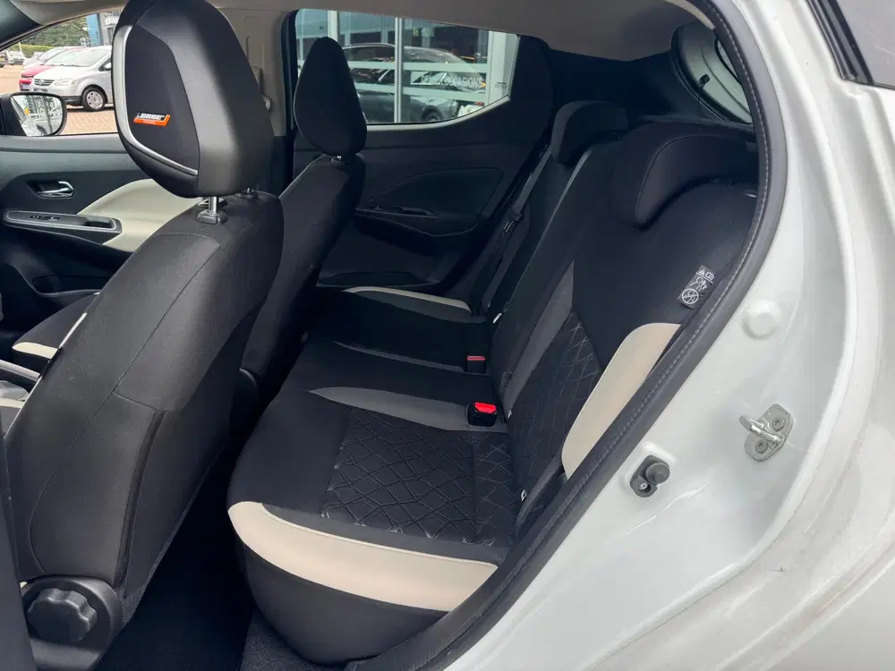 Nissan Micra 1.0 IG-T N-Design Airco Navi Cruise uit 2023, foto 9