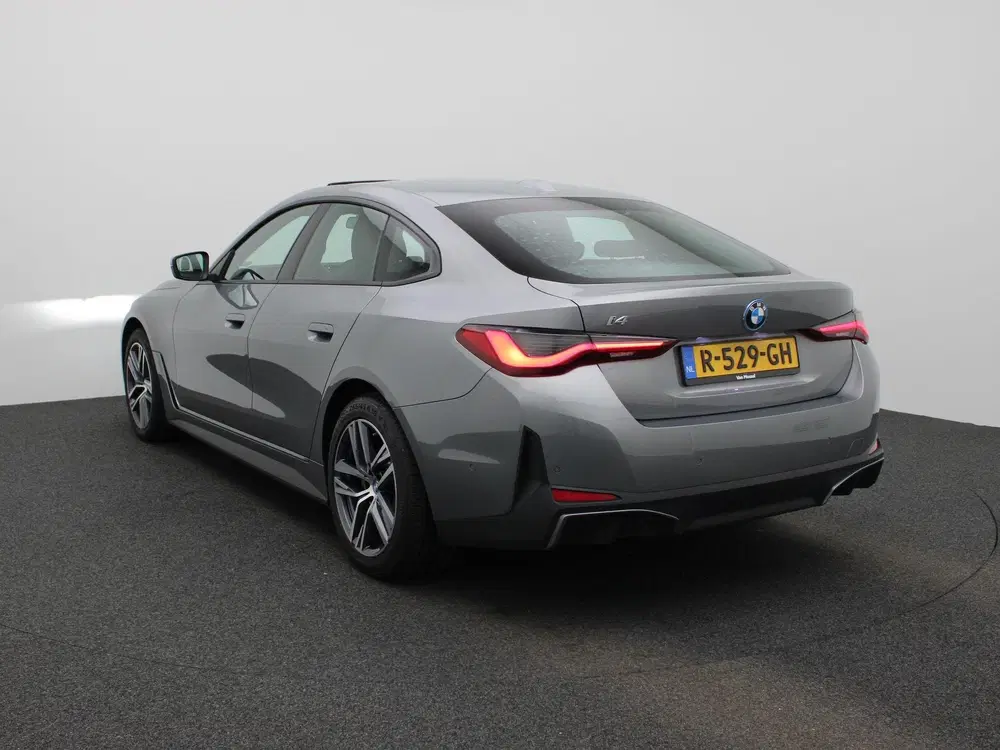 BMW i4 eDrive40 High Executive 84 kWh uit 2022, foto 2