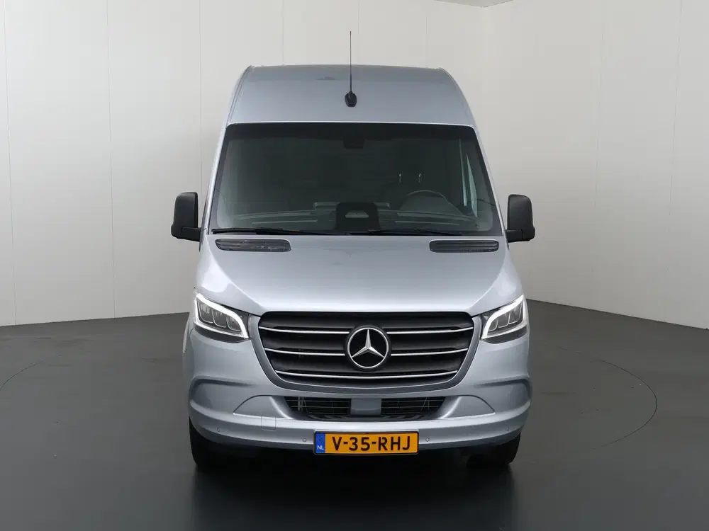 Mercedes-Benz Sprinter 317 CDI uit 2024, foto 3