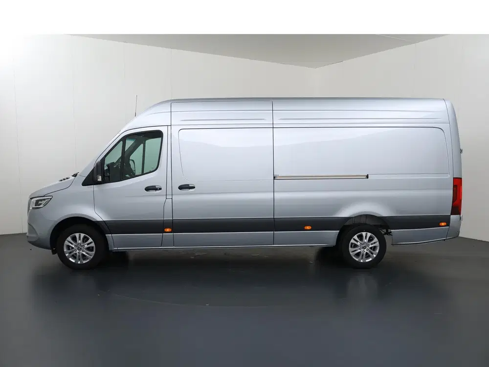 Mercedes-Benz Sprinter 317 CDI uit 2024, foto 5