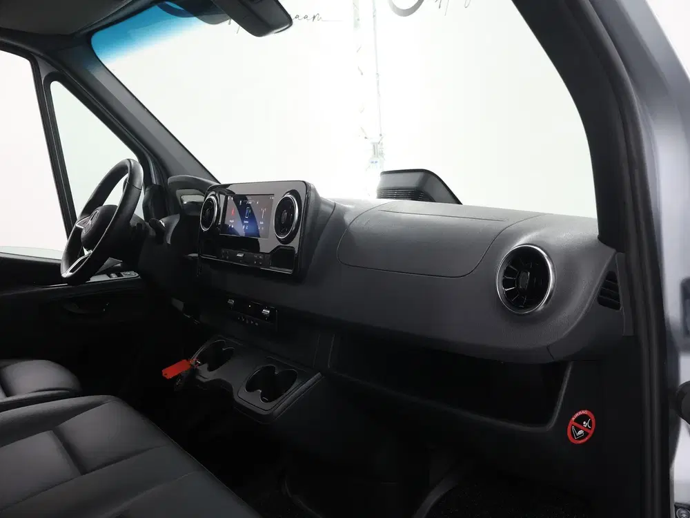 Mercedes-Benz Sprinter 317 CDI uit 2024, foto 9