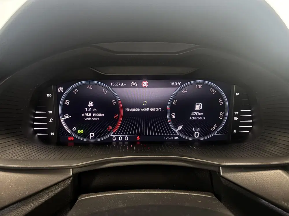 Skoda Kamiq 1.0 TSI Business Edition Navigatie Climate uit 2022, foto 14