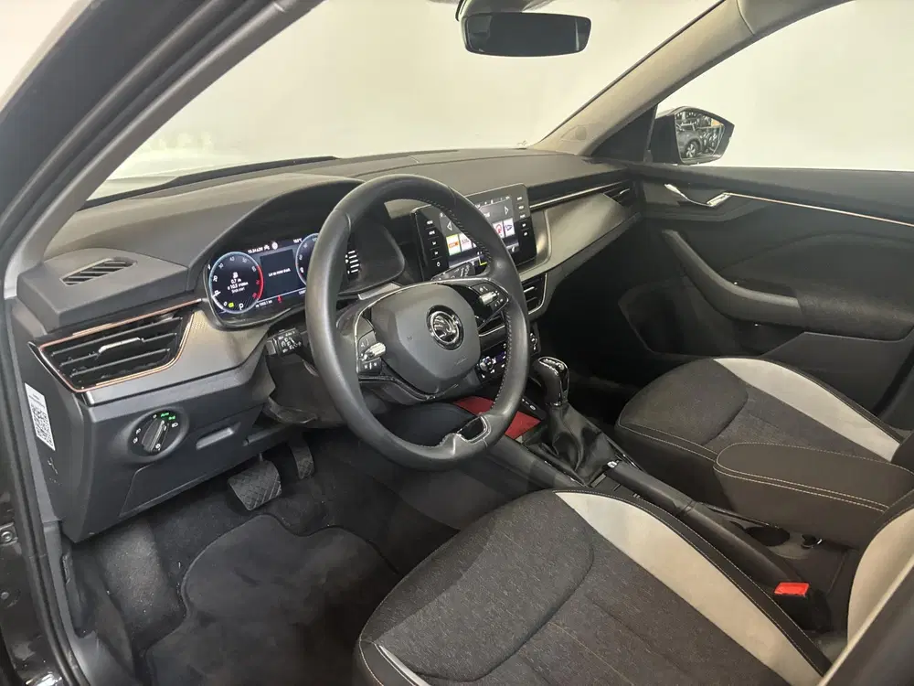 Skoda Kamiq 1.0 TSI Business Edition Navigatie Climate uit 2022, foto 2
