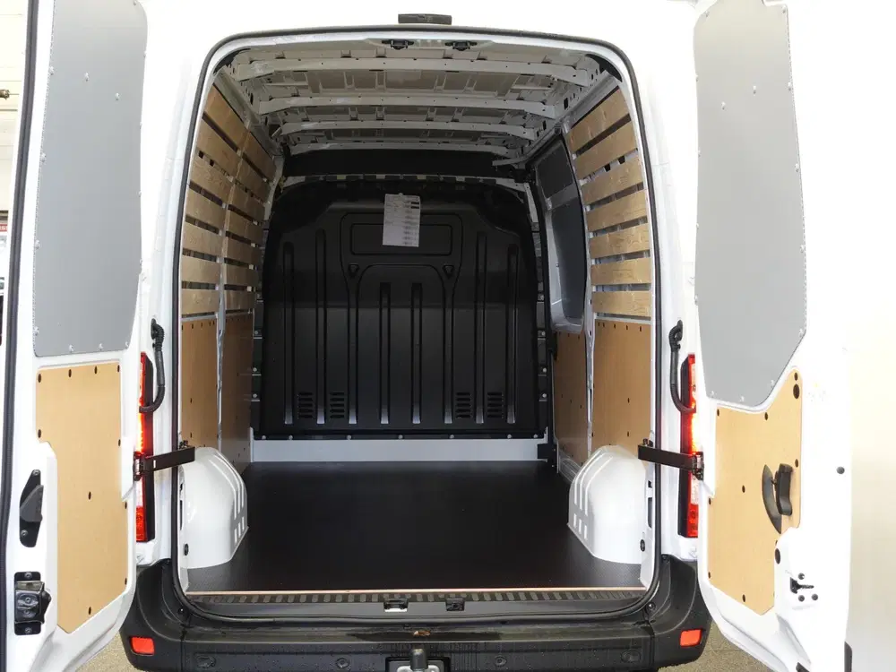 Renault Master T33 2.3 dCi 135PK L2H2 Airco Cruise contro uit 2024, foto 3