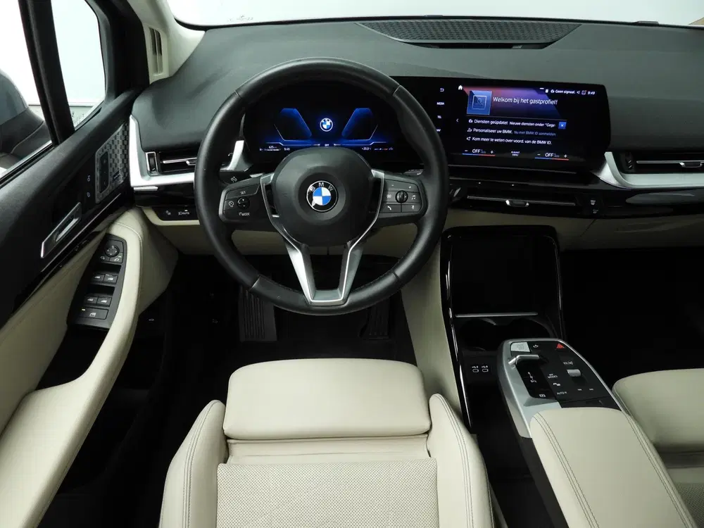 BMW 2-serie Active Tourer 218i uit 2023, foto 10
